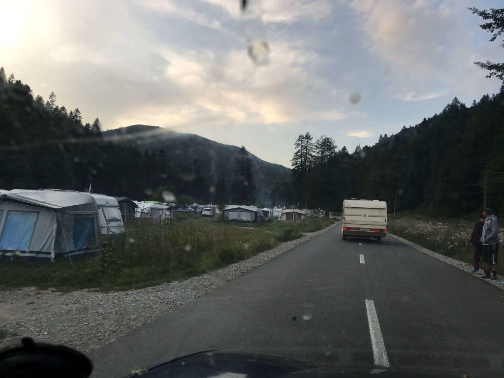 off camping valea cerbului busteni caraiman