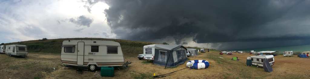 prima experienta cu cortul la mare