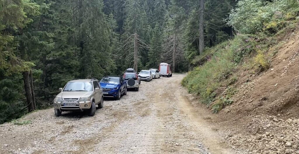 masini abandonate pe traseu spre cabana varful ciucas
