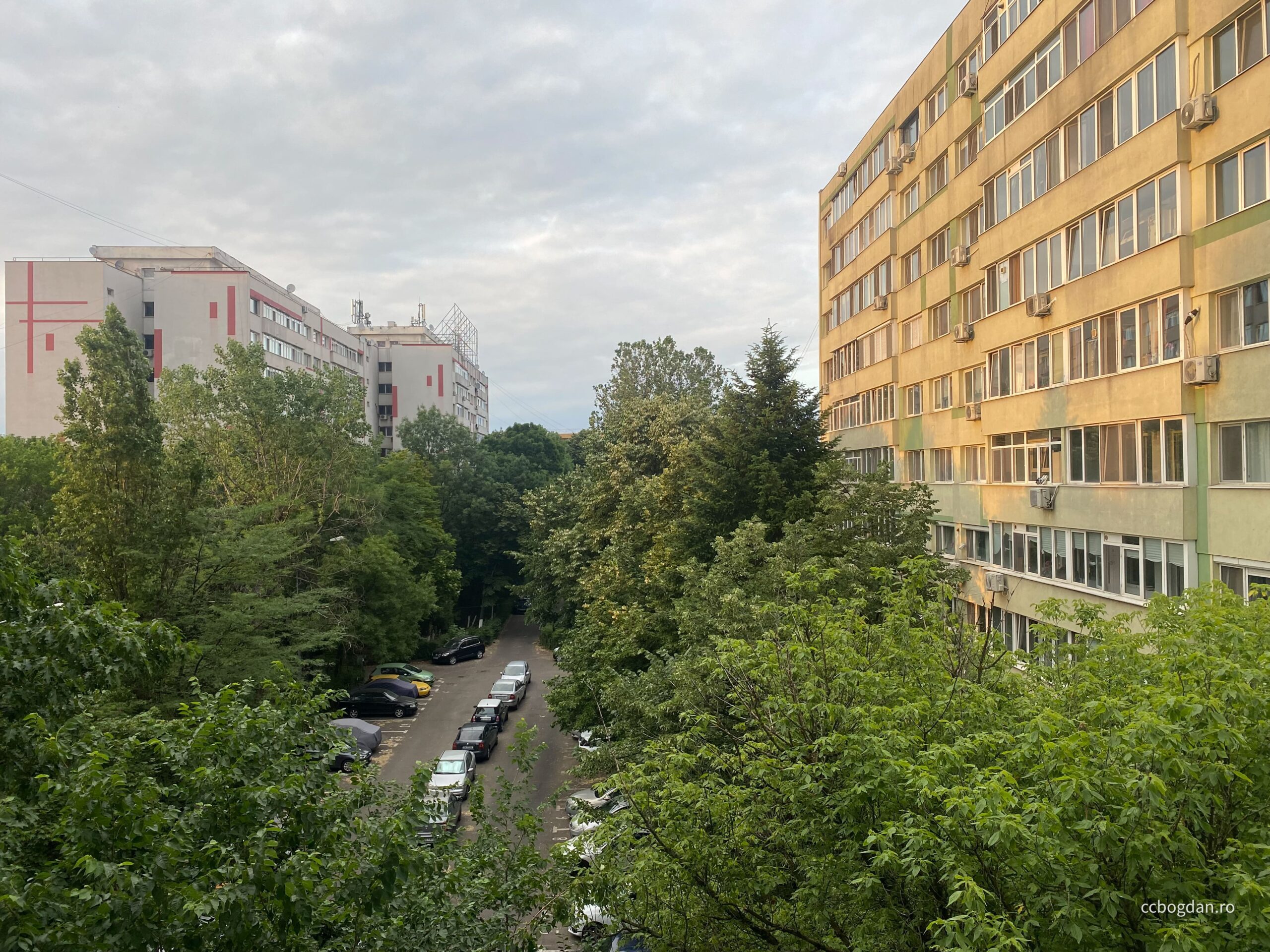 blocuri vechi comuniste ghena gunoi