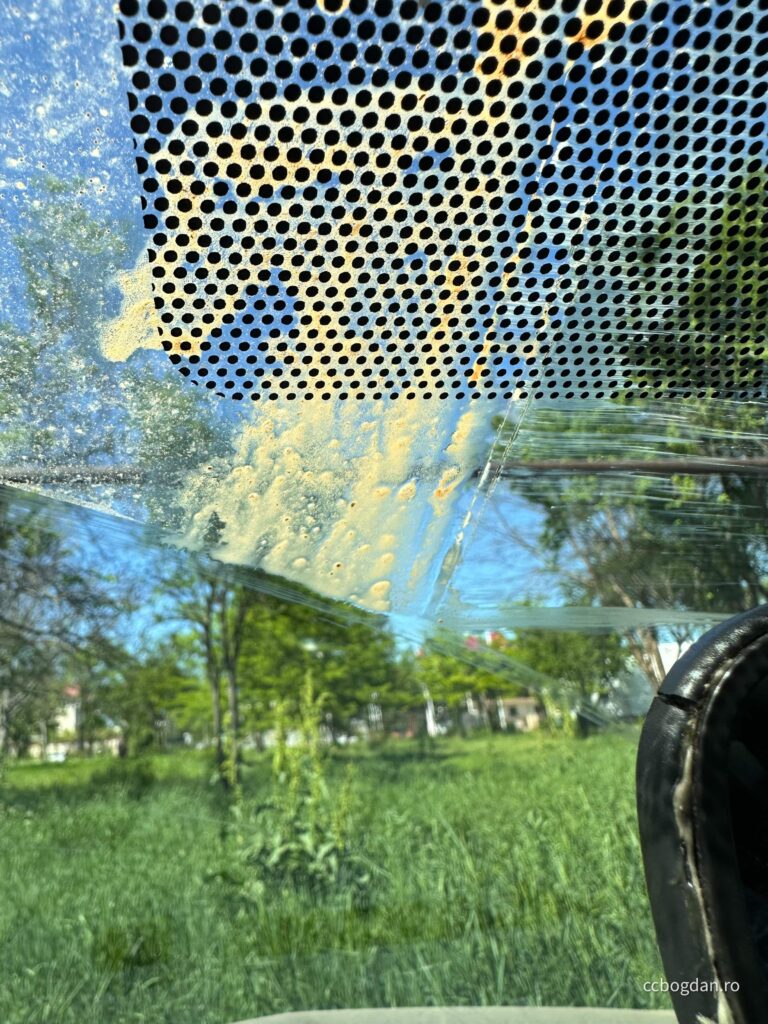 Culoare ruginie după nor cu praf saharian