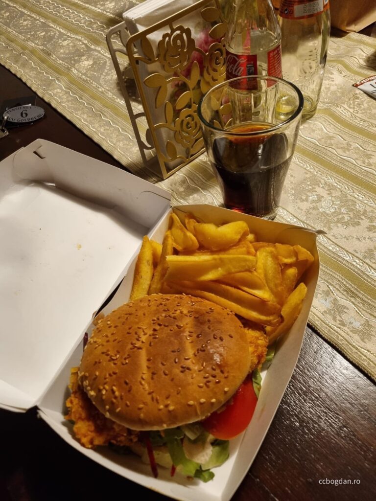 am comandat burger de pui crispy de la Vintage Sighișoara