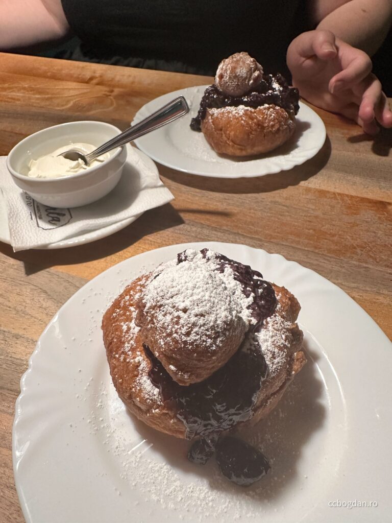 Desert papanași restaurant La Perla în Sighișoara
