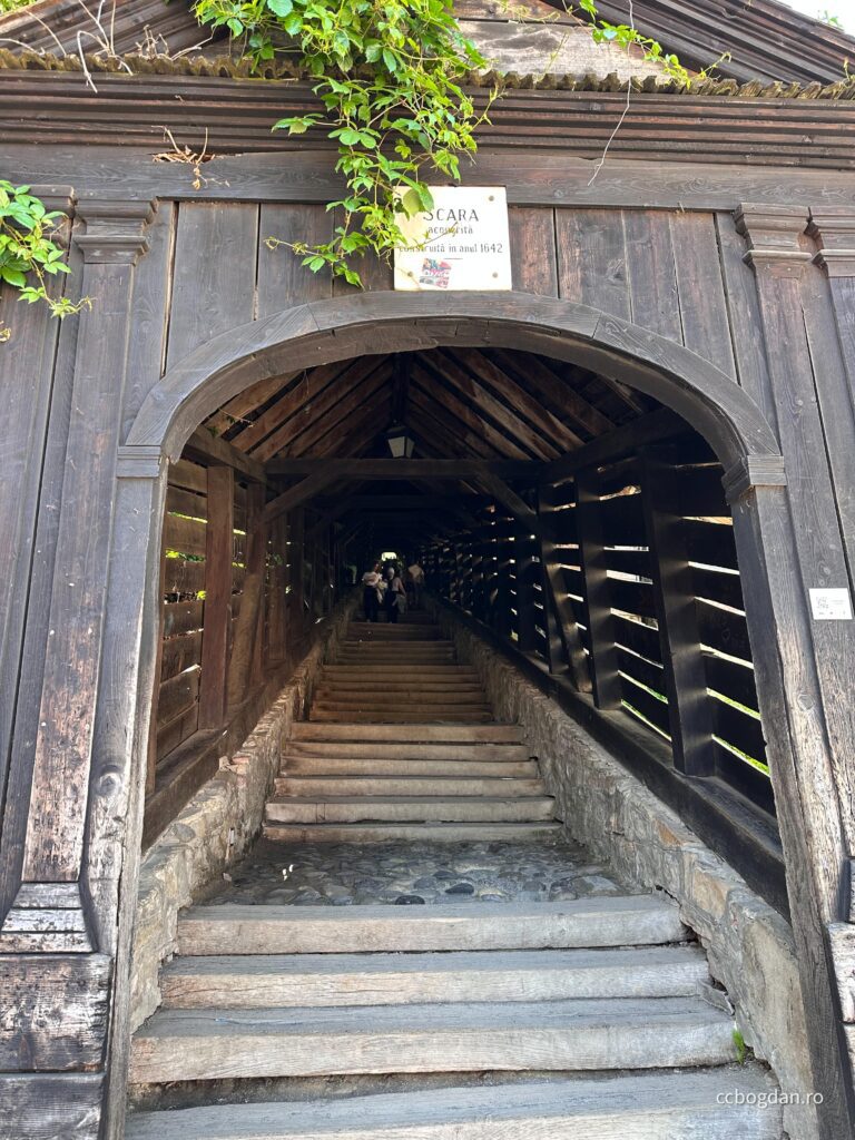 locuri de vizitat - Scara Acoperită în Sighișoara
