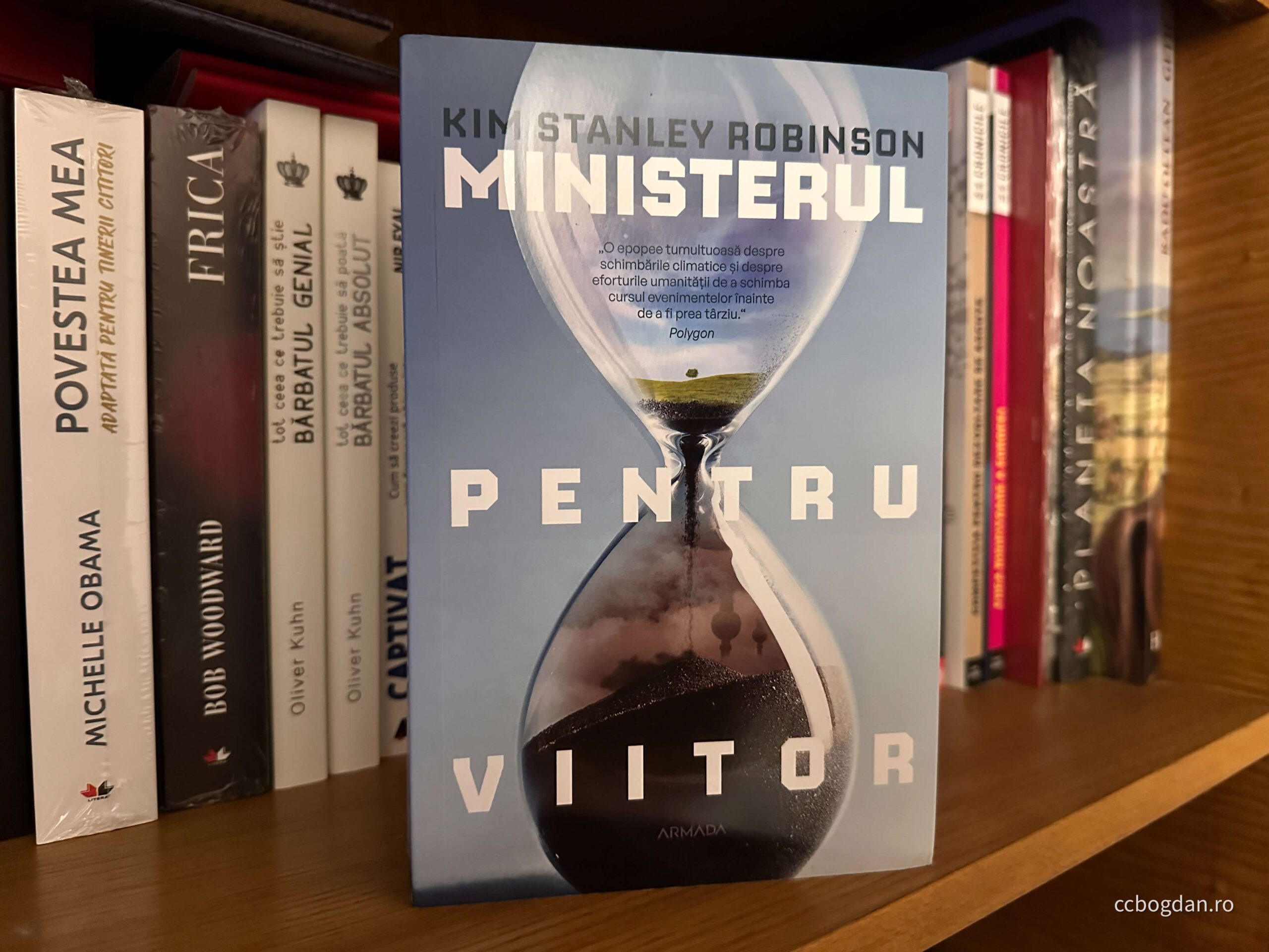 recenzie carte ministerul pentru viitor