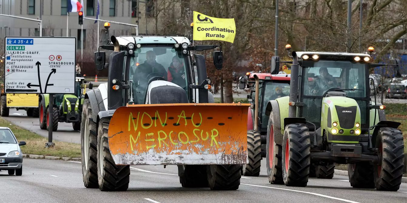 ce este acordul mercosur ue ce inseamna proteste fermieri francezi europeni tractoare agricultura