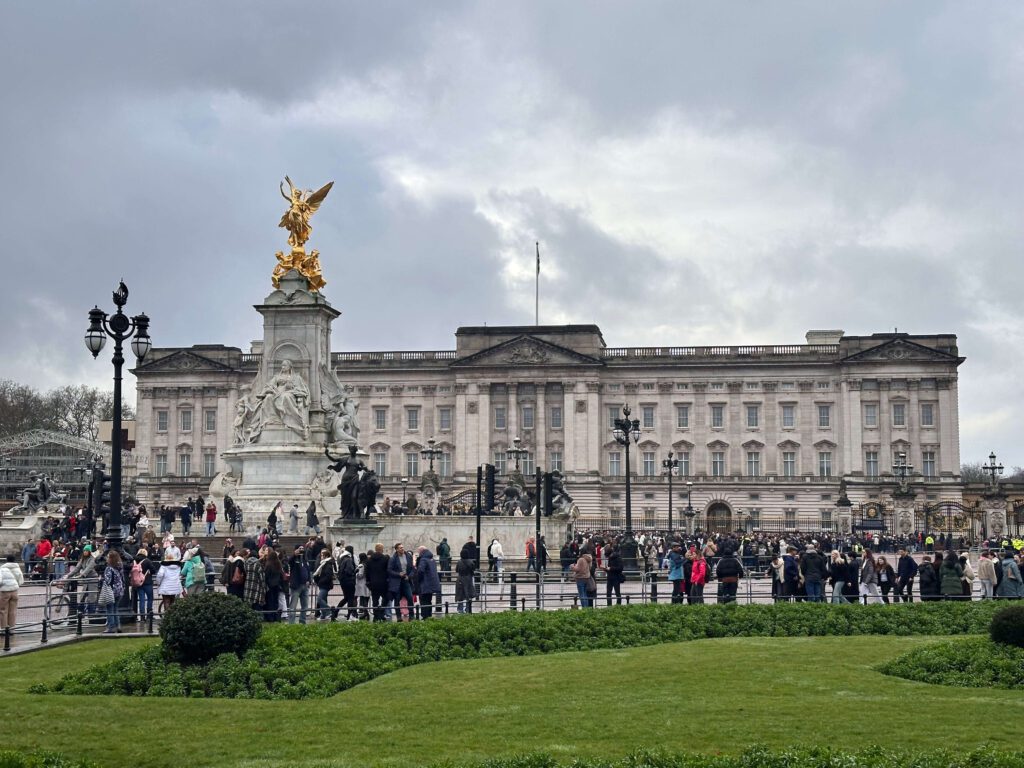 city break londra cambridge obiective turistice Palatul Buckingham