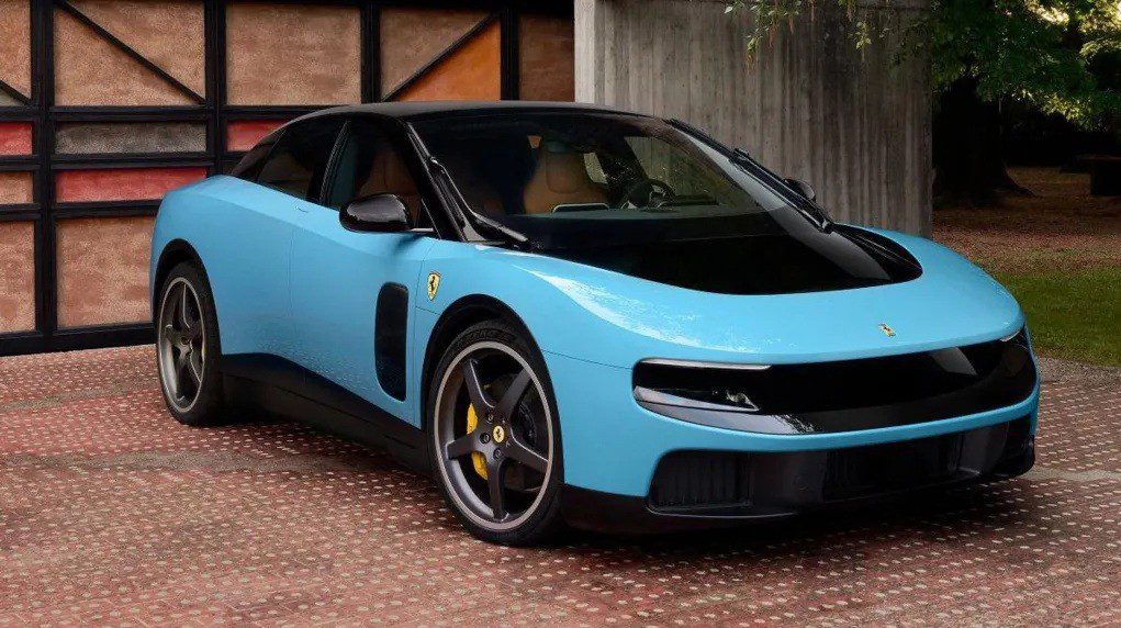 Ferrari Luce electric
