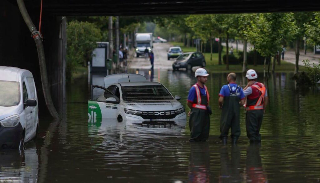 furtuna inundații București vremea
