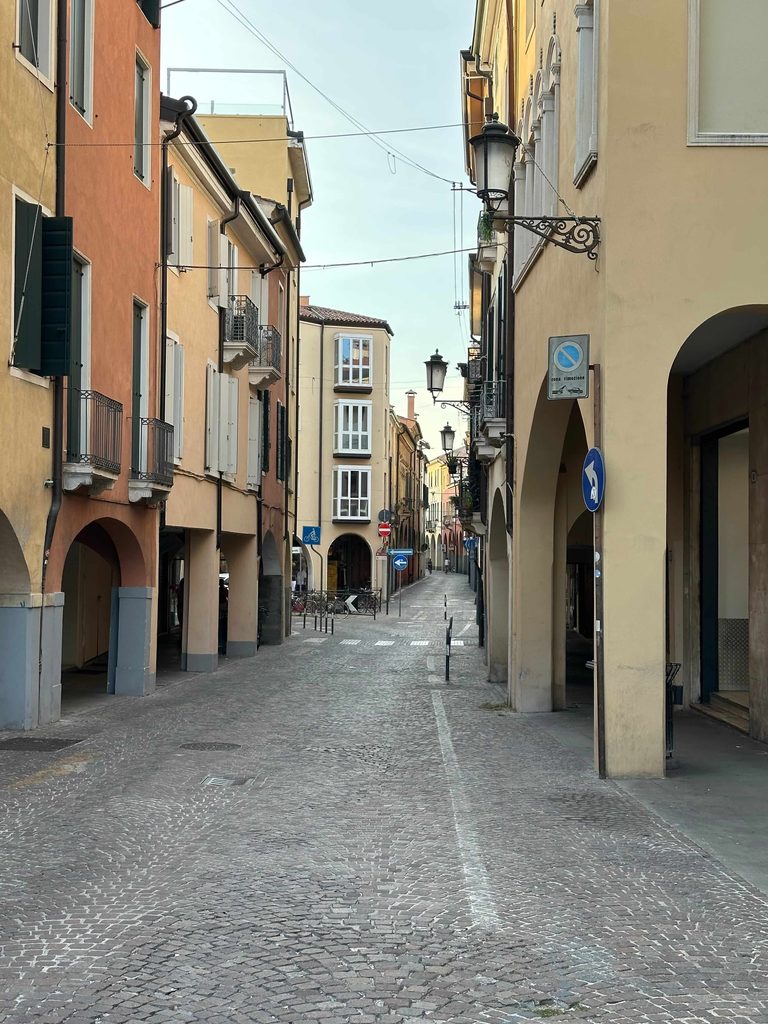 plimbare strazi padova oras italia impresii